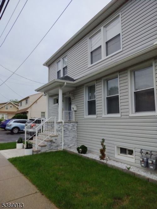 692 Belmont Ave, North Haledon, NJ, 07508-2306 | Card Image