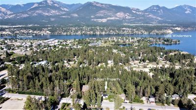 1721 13th Ave, House other with 2 bedrooms, 1 bathrooms and null parking in Invermere BC | Image 2