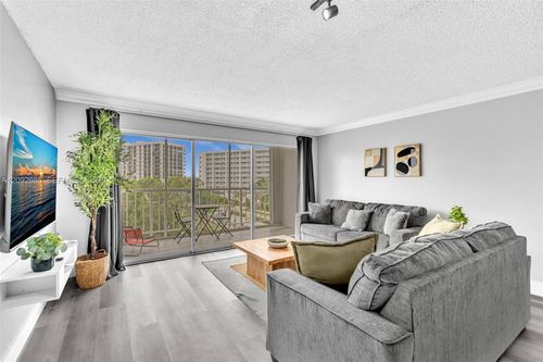 510-200 178th Dr, Sunny Isles Beach, FL, 33160-2860 | Card Image