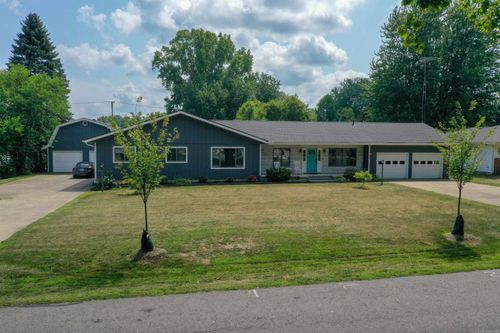 7168 Lester St, Lexington, MI, 48450-8846 | Card Image