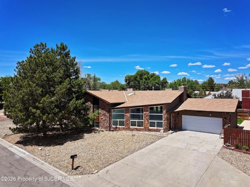 5702 Cedarwood Street, Farmington, NM, 87402 | Card Image