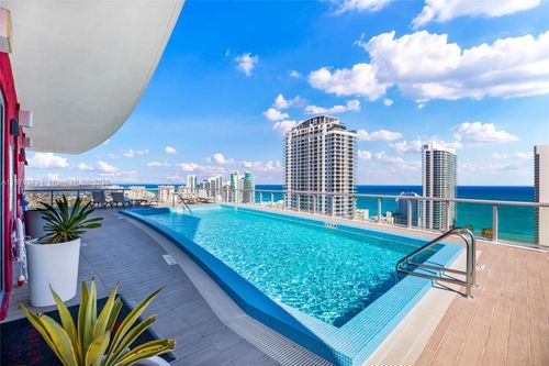 r2109-2602 E Hallandale Beach Blvd, Hallandale Beach, FL, 33009-4819 | Card Image