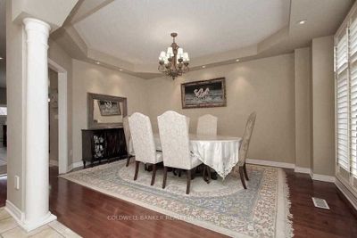 3414 Eglinton Ave W, Home with 3 bedrooms, 6 bathrooms and 2 parking in Mississauga ON | Image 2