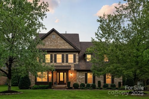 912 Oleander Ln, Waxhaw, NC, 28173-7077 | Card Image