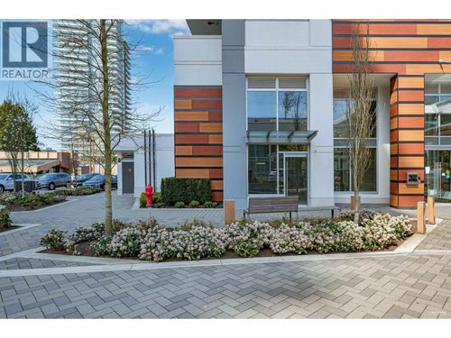 1671 Lions Gate Lane, North Vancouver, BC, V7P0E5 | Card Image