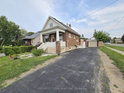 241 Annis St, House other with 3 bedrooms, 2 bathrooms and 5 parking in Oshawa ON | Image 1