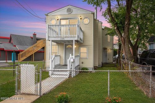 109 Poole Ave, Union Beach, NJ, 07735-2812 | Card Image