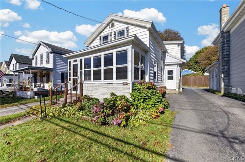 141 1/2 E Seneca St, Oswego, NY, 13126-1612 | Card Image