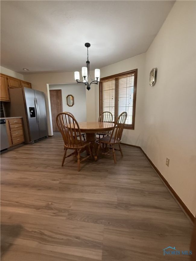 Eat in Kitchen | Image 6