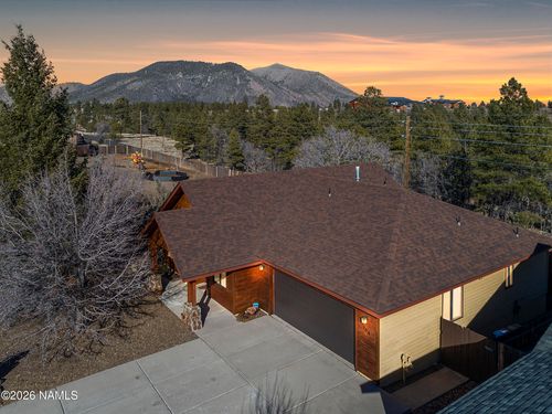 744 N Locust St, Flagstaff, AZ, 86001-3336 | Card Image
