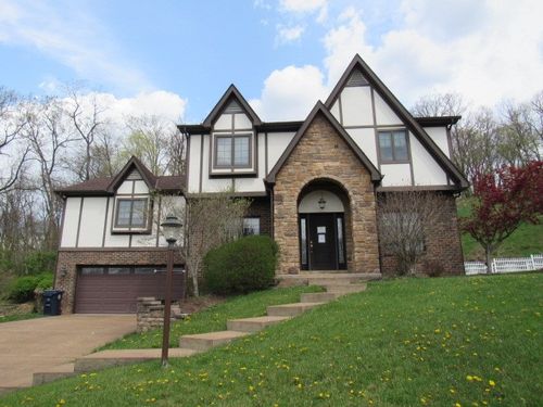 1015 Noble Pine Ct, Trafford, PA, 15085-9786 | Card Image