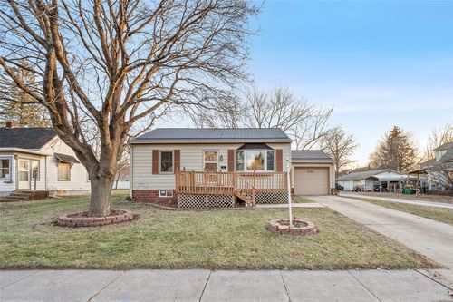 801 E Ashland Ave, Indianola, IA, 50125-2722 | Card Image