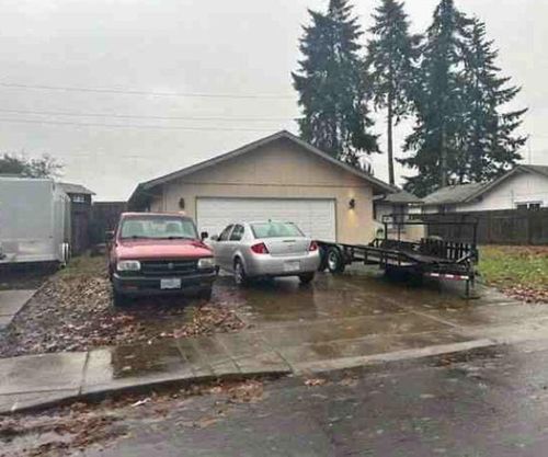 511 Panda Loop, Eugene, OR, 97401-5870 | Card Image