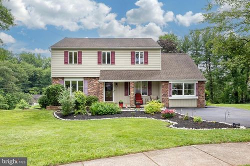 3 Lenape Cir, ROYERSFORD, PA, 19468-3016 | Card Image