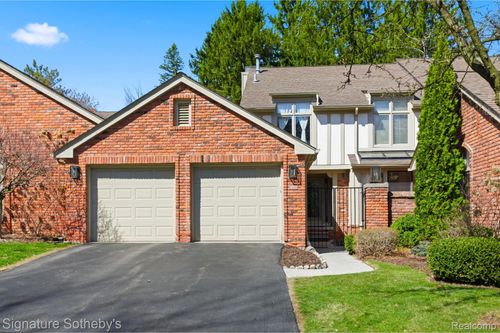 24-24122 Bingham Pointe Dr, Bingham Farms, MI, 48025-4349 | Card Image