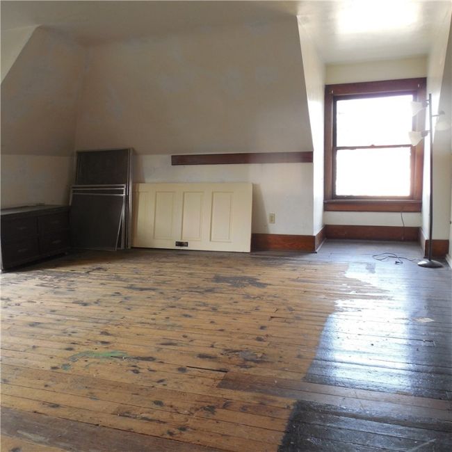 Walk up attice with plenty of roaming room | Image 37