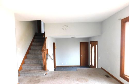 150 W Dixie Hwy, Saint Anne, IL, 60964-5400 | Card Image