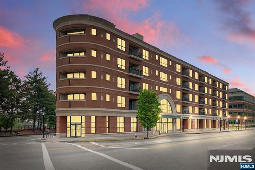 1 Orient Way, Rutherford, NJ, 07070-2524 | Card Image