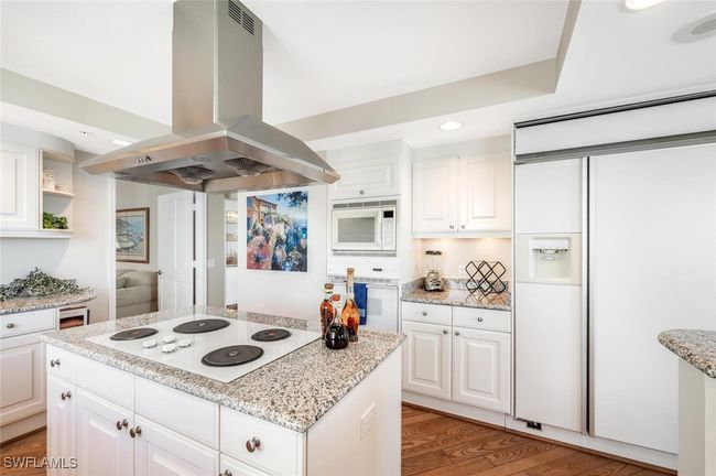 APT-1004 - 8231 Bay Colony Dr, Condo with 2 bedrooms, 3 bathrooms and null parking in NAPLES FL | Image 14