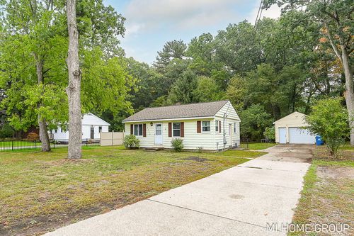 14664 154th Ave, Grand Haven, MI, 49417-9536 | Card Image