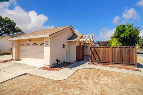 899 Malibu Dr, Concord, CA, 94518-2669 | Card Image