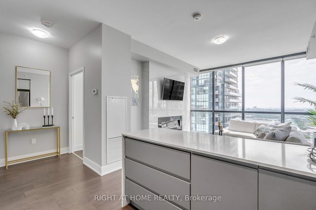 2303 - 2916 Highway 7, Condo with 2 bedrooms, 2 bathrooms and 1 parking in Vaughan ON | Image 12