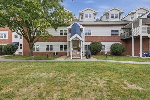 204-26 School St, Hull, MA, 02045-3272 | Card Image