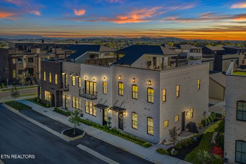 156-9827 Clingmans Dome Dr, Knoxville, TN, 37922-9443 | Card Image