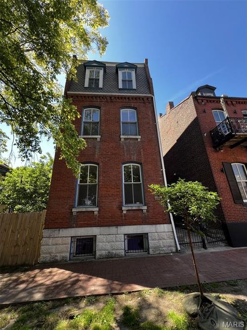 2005 Menard St, Saint Louis, MO, 63104-3864 | Card Image