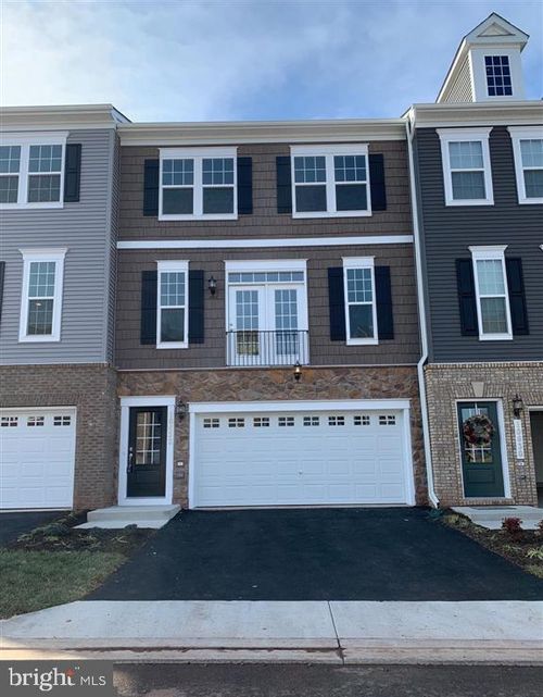 10632 Hinton Way, MANASSAS, VA, 20112-5911 | Card Image