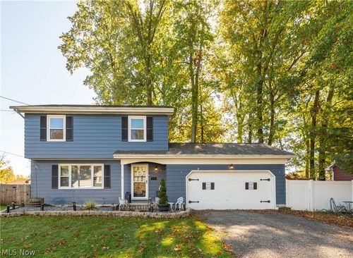 3939 Nottingham Ave, Youngstown, OH, 44511-1111 | Card Image