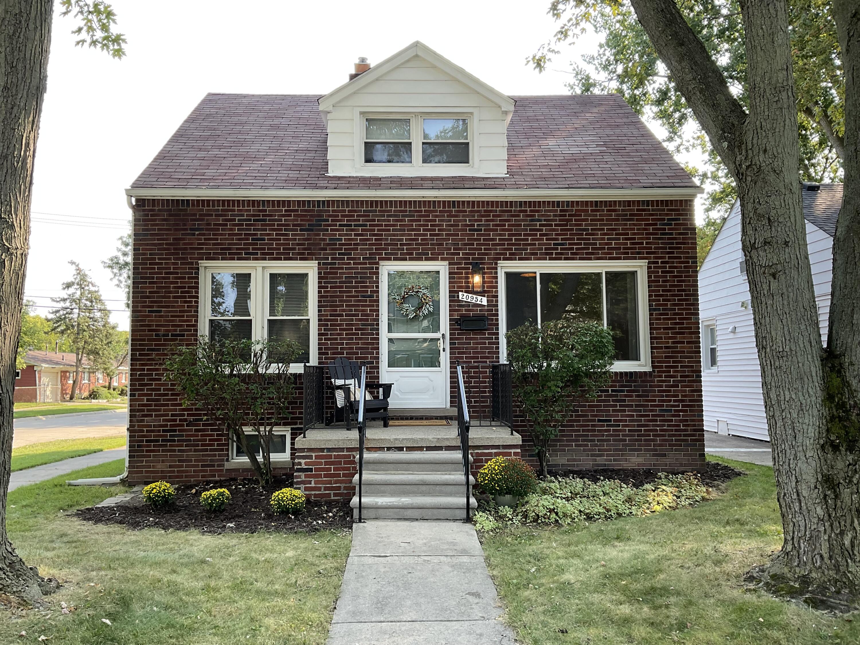 Hampton Rd, Harper Woods, MI 48225 #1