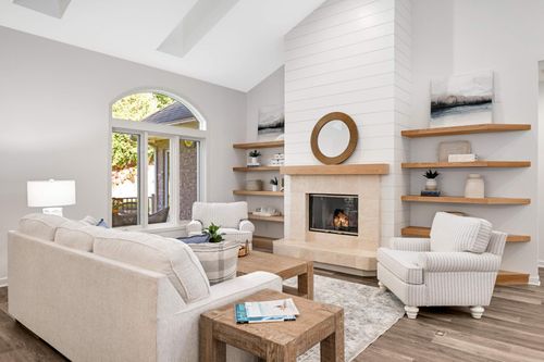 257 Lake St W, Wayzata, MN, 55391-1570 | Card Image