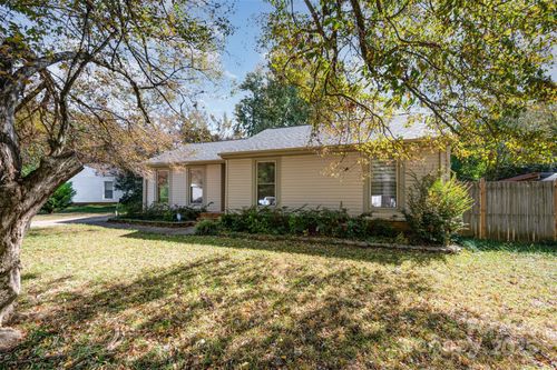 7528 Lancashire Dr, Mint Hill, NC, 28227-4321 | Card Image