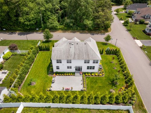 50 Wildflower Dr, Ridge, NY, 11961-2664 | Card Image