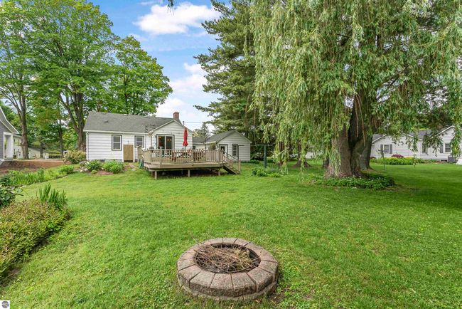 509 Spruce St, House other with 3 bedrooms, 1 bathrooms and null parking in Elk Rapids MI | Image 14