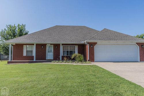 2906 Newcastle Dr, Paragould, AR, 72450-5282 | Card Image