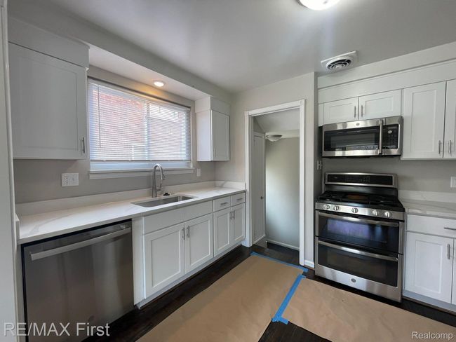 21128 Kenmore Ave, House other with 4 bedrooms, 2 bathrooms and null parking in Harper Woods MI | Image 9