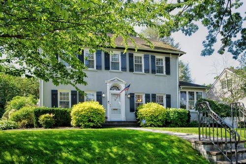 170 Hillcrest Ave, Manhasset, NY, 11030-2318 | Card Image
