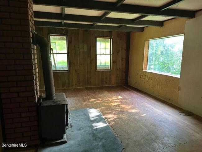 425 Barbour St, House other with 2 bedrooms, 1 bathrooms and 4 parking in North Adams MA | Image 8