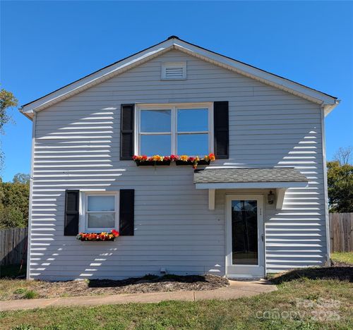 124 Maiden Ln, Forest City, NC, 28043-5769 | Card Image