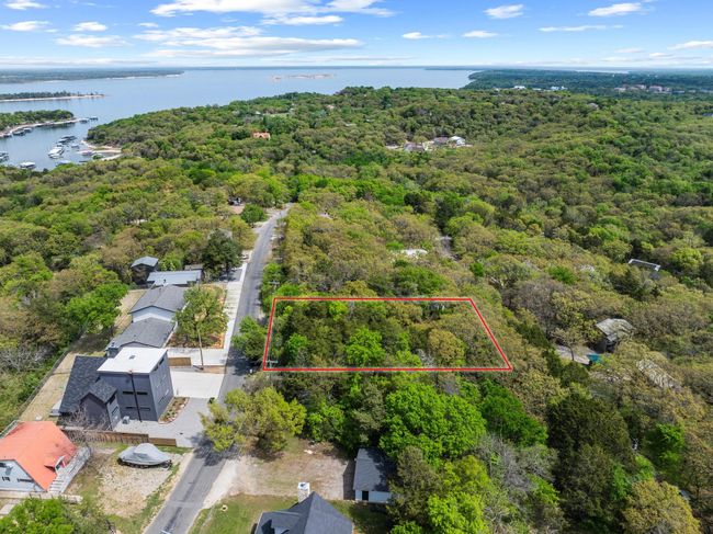 Walking distance to the lake. | Image 23