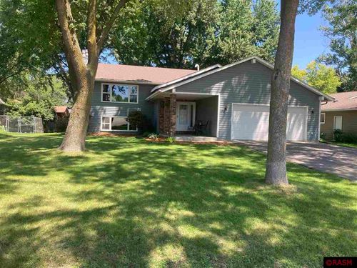 120 Mary Cir, North Mankato, MN, 56003-1943 | Card Image