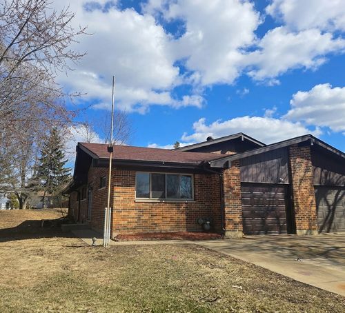 136 Virginia Ct, Streamwood, IL, 60107-2878 | Card Image