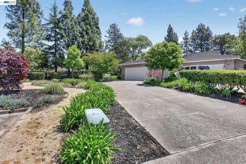 2266 Shoshone Cir, Danville, CA, 94526-5548 | Card Image