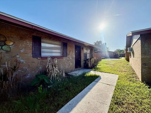 c-9406 Eastfield Rd, THONOTOSASSA, FL, 33592-3660 | Card Image