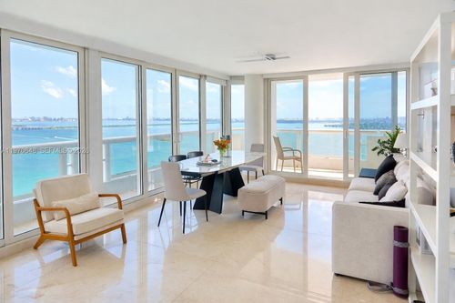 apt-3334-1717 N Bayshore Dr, MIAMI, FL, 33132-1167 | Card Image