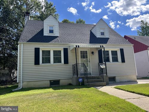 216 E Olive St, WESTVILLE, NJ, 08093-1424 | Card Image