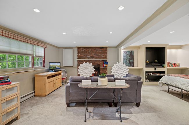 14 Button Rd, House other with 3 bedrooms, 3 bathrooms and null parking in Shelton CT | Image 19