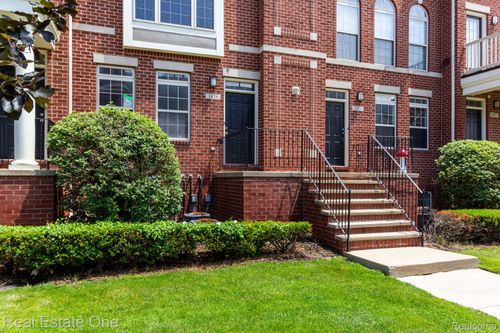 1429 Raliegh Pl, Troy, MI, 48084-7056 | Card Image